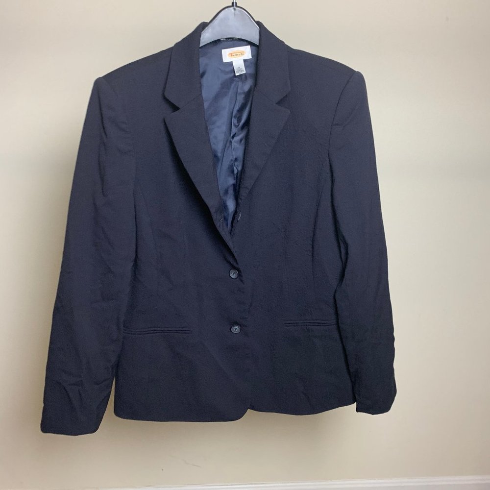 simple dark blue,long sleeved blazer